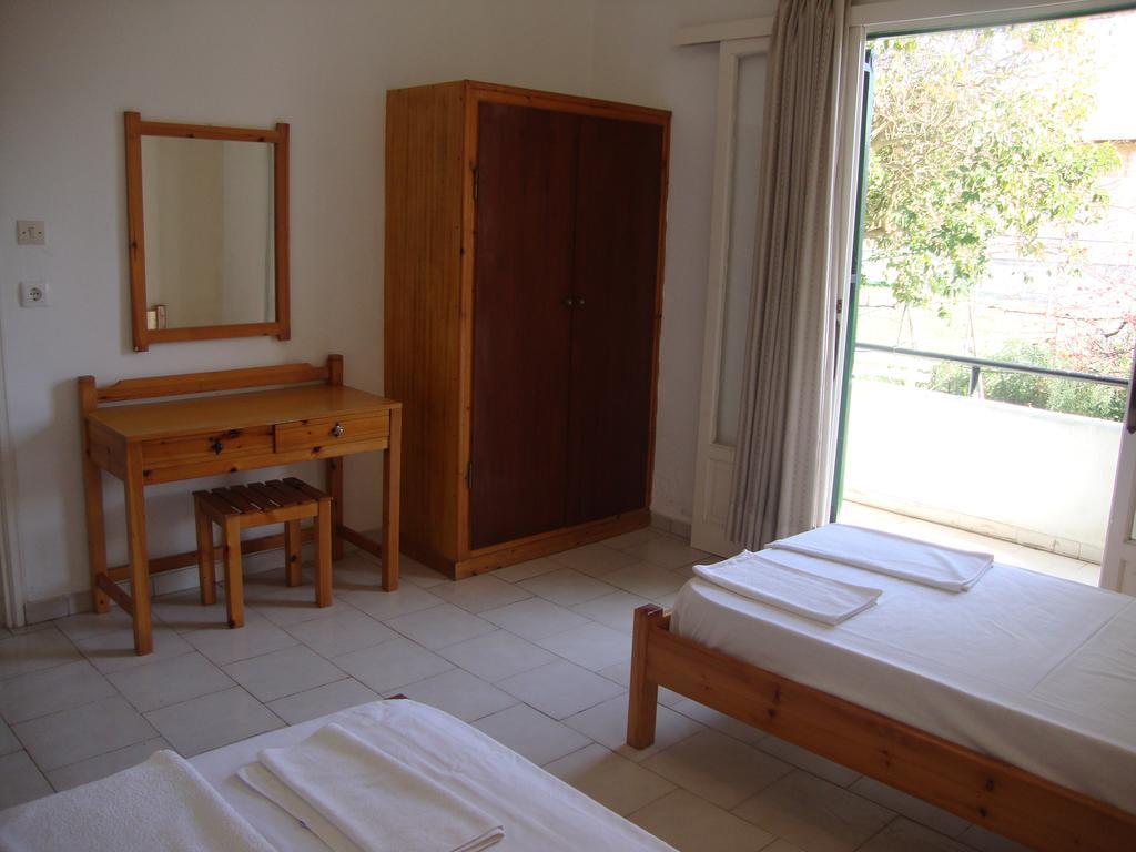 Alex Apartments Róda Kültér fotó