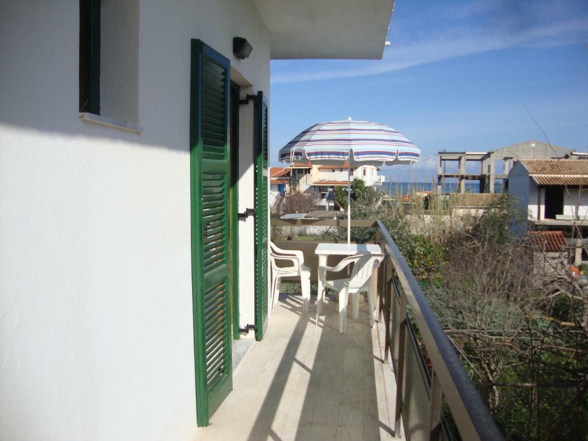 Alex Apartments Róda Kültér fotó